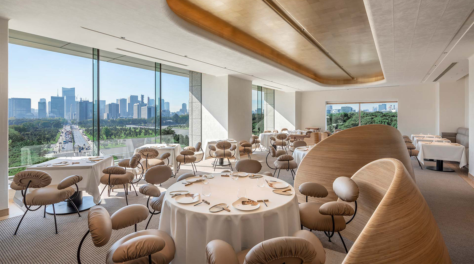 Esterre by Alain Ducasse, the MICHELIN-starred contemporary French restaurant at Palace Hotel Tokyo, has announced a special three-night collaboration with the legendary three-MICHELIN-starred Le Louis XV at the iconic Hôtel de Paris in Monte Carlo.