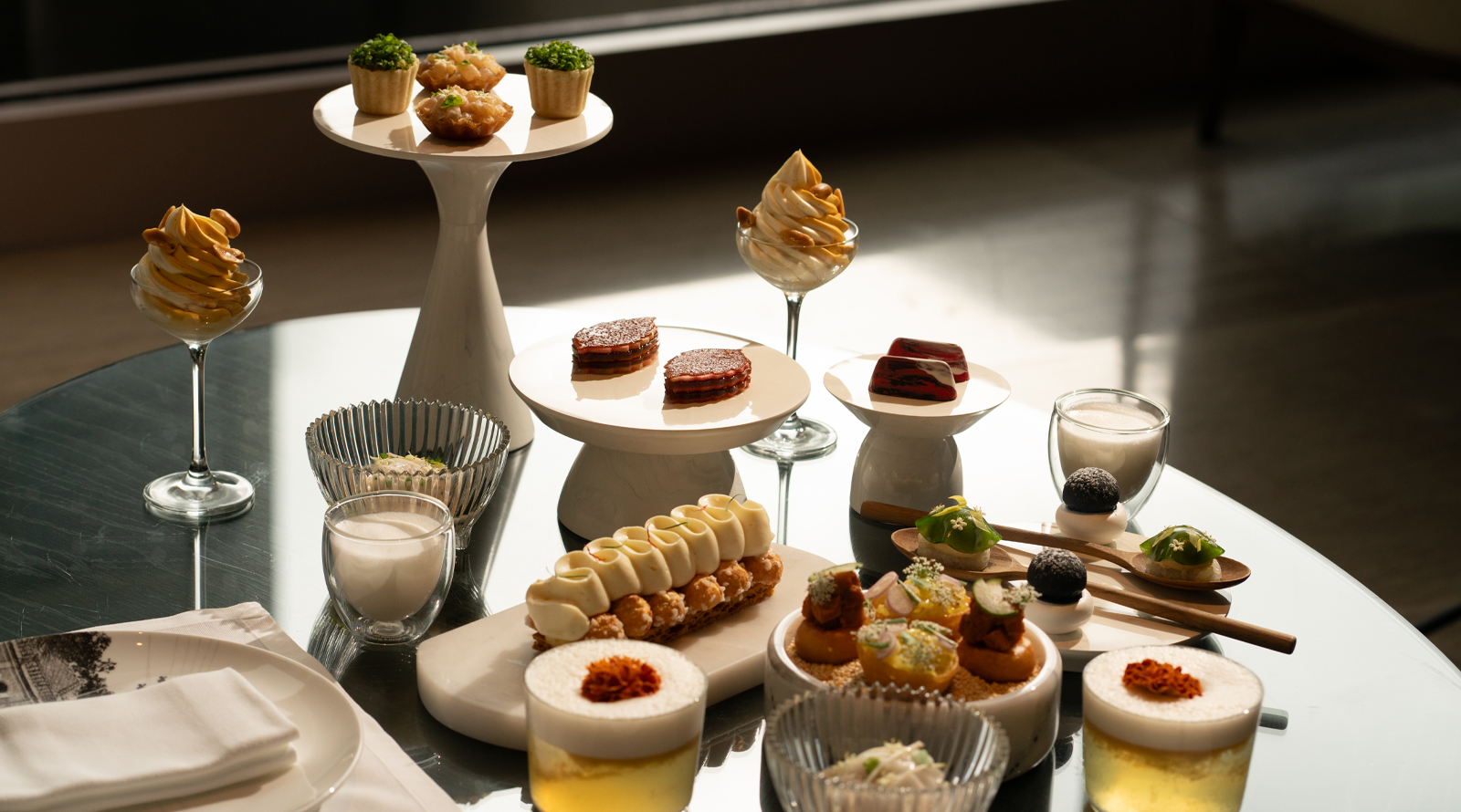 Four Seasons Hotel Bangkok Celebrates Thai Flavours with   Chef Chalee Kader in a New Afternoon Tea at The Lounge