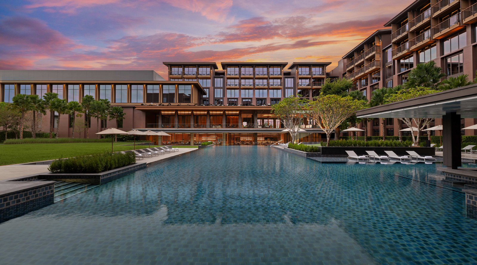 Turn an Ordinary Getaway into an Extraordinary Escape with “Suite Celebration” at Courtyard by Marriott Bangkok Suvarnabhumi Airport